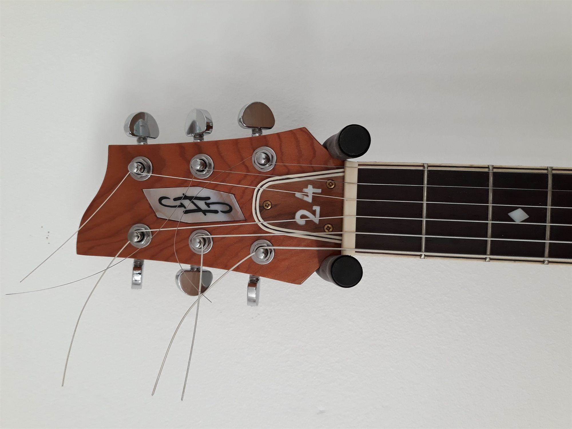Cigarbox Guitar / Hjulkapsel Guitar